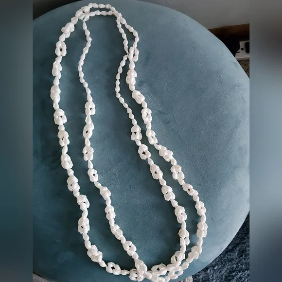 Shell Necklace Real Hawaii Lei 2 Strands Each Measuring 18" - Picture 4 of 4